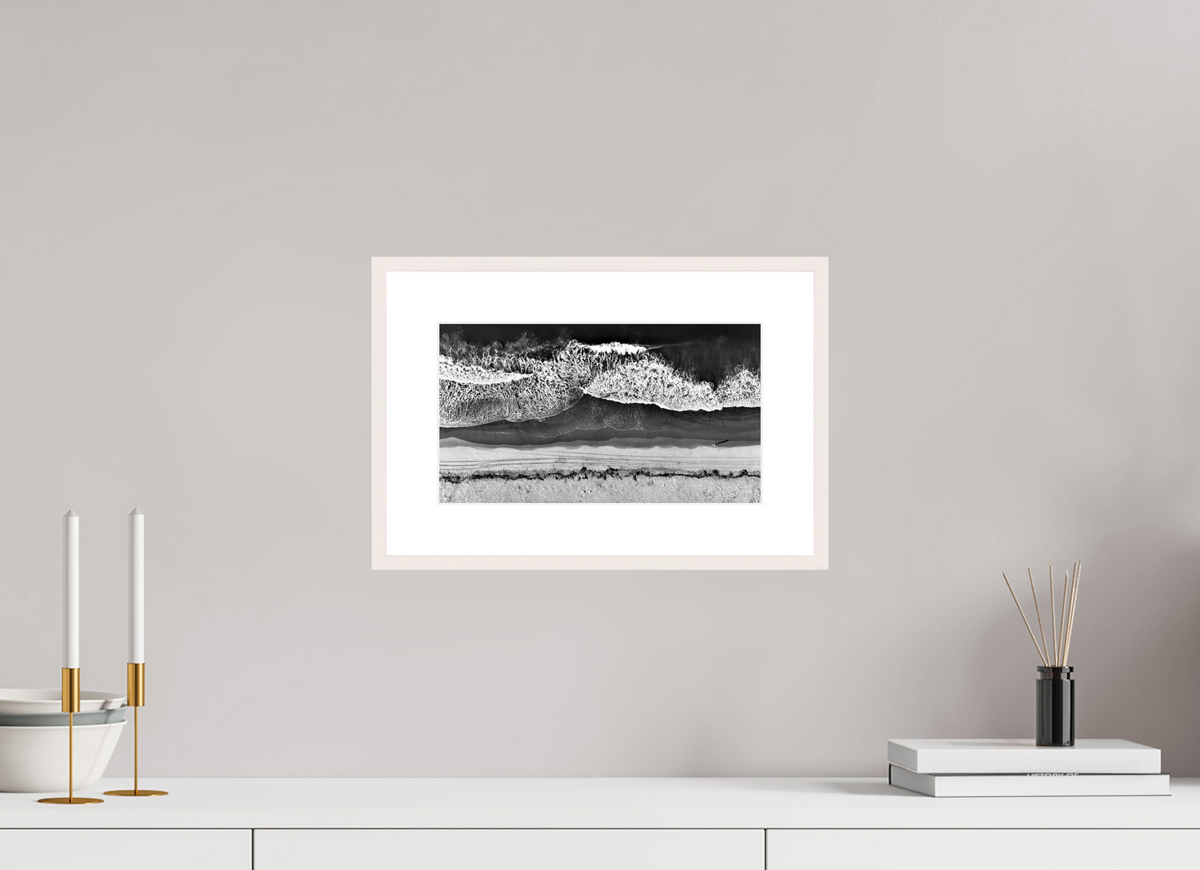 12 x 6.8″, Changeable Magnetic Frame Monochrome Swell